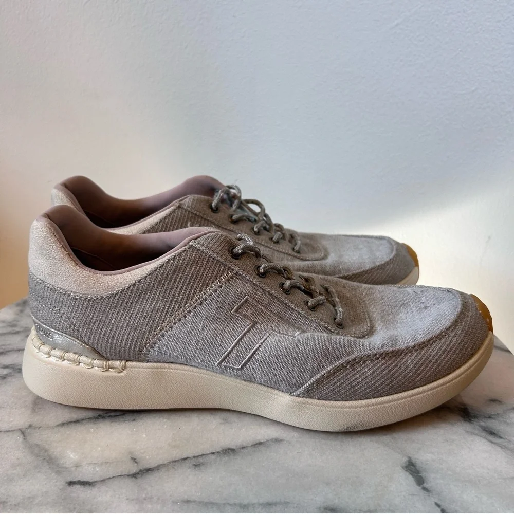 Toms Women's Gray and Tan Sneakers